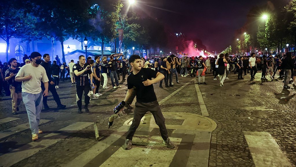 Violencia en Francia tras la victoria del PSG en la Champions: 2 muertos, 500 detenidos 32 Violencia-en-Francia